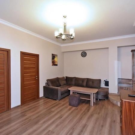 Yerevan Home Extérieur photo