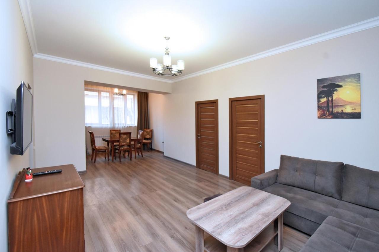 Yerevan Home Extérieur photo
